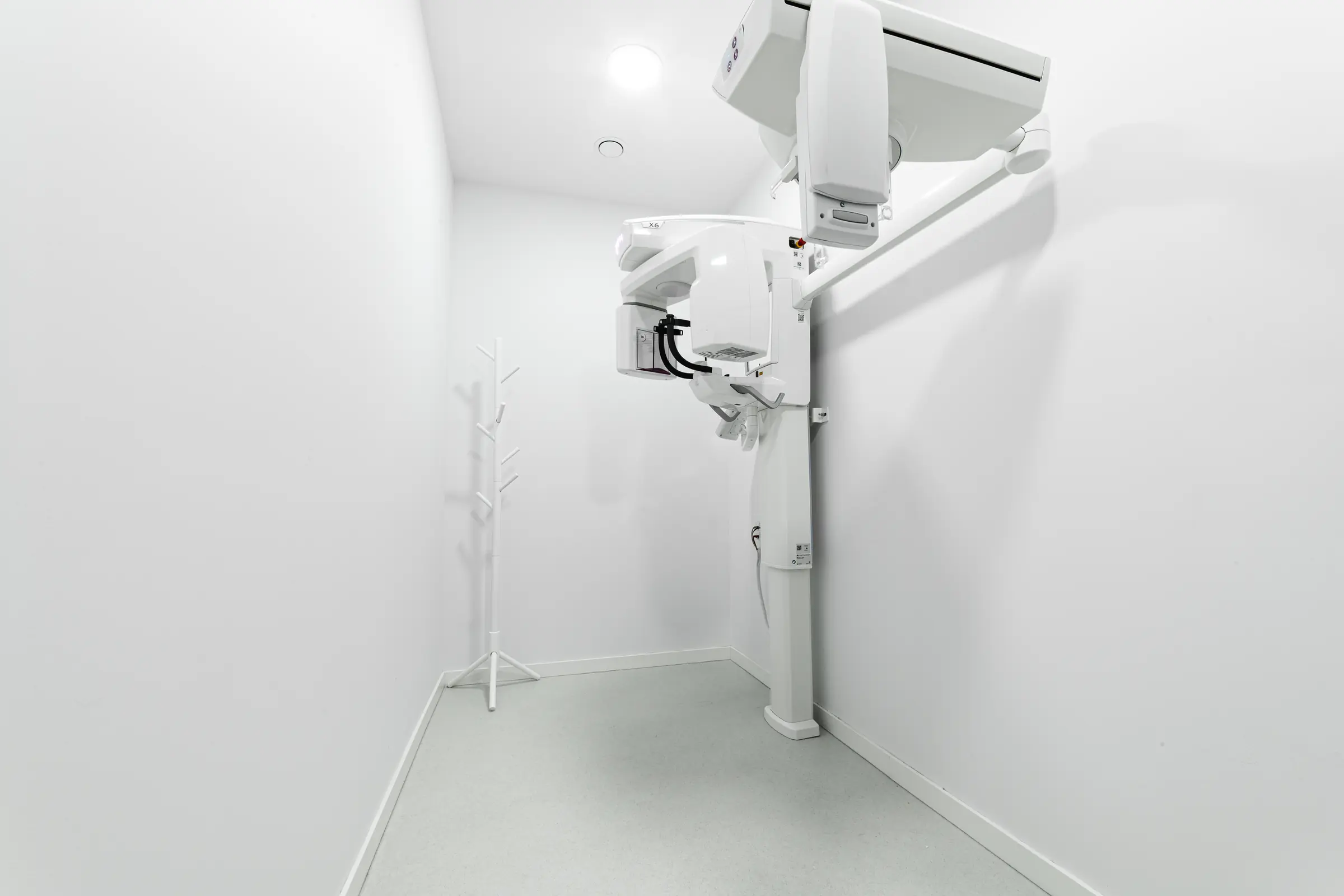 Sala y equipo de radiología y TAC dental de Clínica Nós Dental Lugo